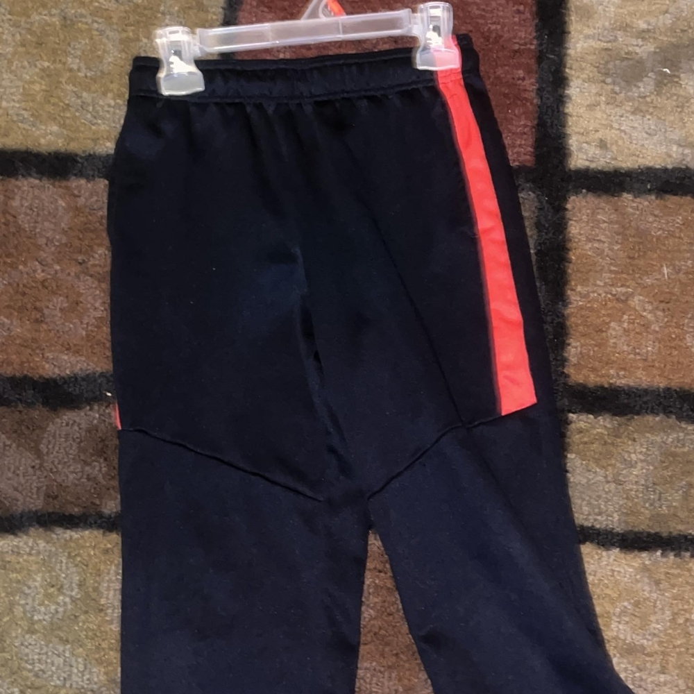 Jumping Bean size 8 boys
